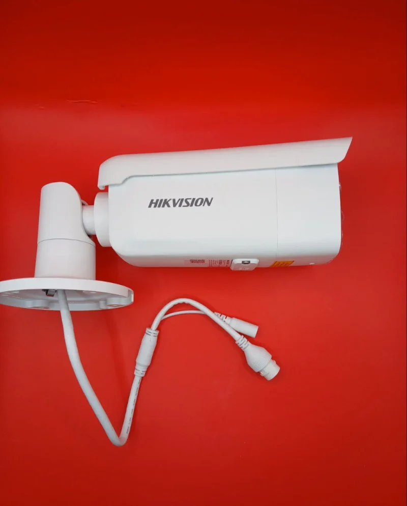 دوربین مداربسته هایک ویژن DS-2CD2T47G2-L با رزولوشن ۴ مگاپیکسل، فناوری ColorVu برای تصاویر رنگی در شب، قابلیت‌های هوشمند AcuSense و استاندارد IP67، انتخابی ایده‌آل برای امنیت محیط‌های بیرونی و داخلی است.