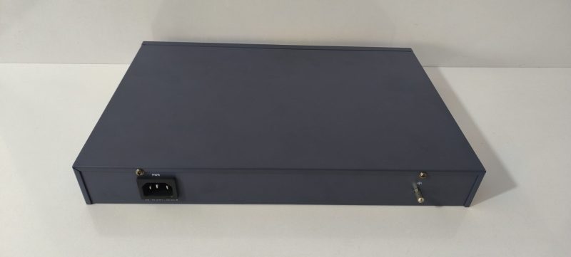 سوئیچ هایک ویژن DS-3E1326P-EI/M نمای پشتی